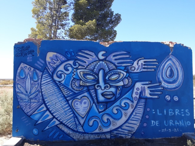 E:\BACKUP FABI\4-Investigación -Proyectos-\Extractivismo y práctica docente\Arte-extractivismo-resistencia\Fuentes\Asamblea Las Grutas\che chen 1.jpeg